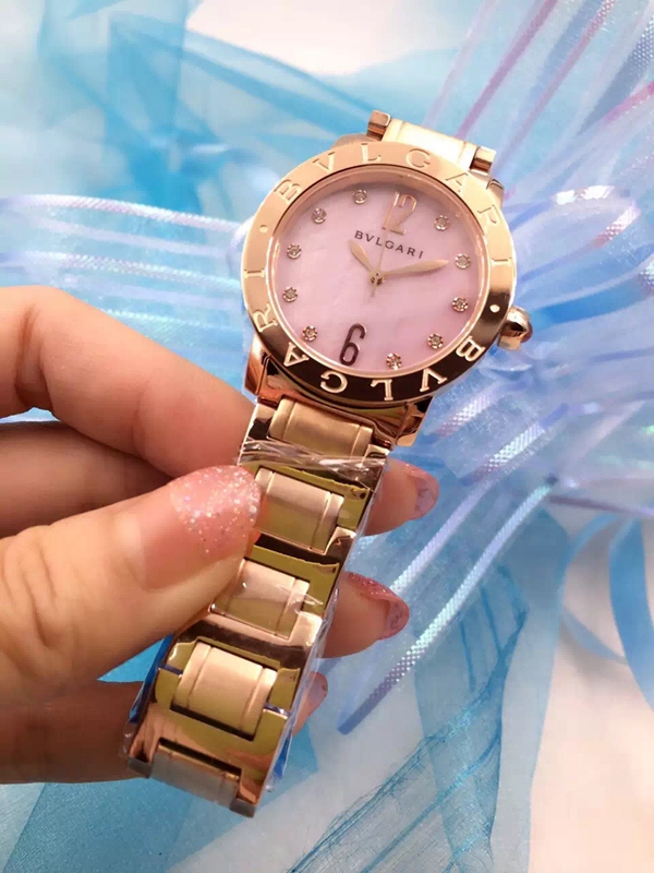 ブルガリ時計正面デザイン